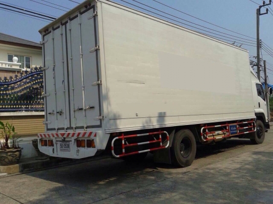 ขายรถบรรทุก 6 ล้อตู้ติดแก็สโรงงาน ISUZU FTR 240 แรงม้าปี 2556 ยาว 7.20 เมตร ราคา 1490000