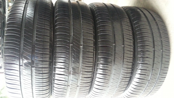 ล้อแม็คเดิม วีออส ขอบ 15 พร้อมยาง มิชชชิลิน185-55R15 ล้อแม็คเดิม วีออส ขอบ 15 พร้อมยาง มิชชชิลิน185-55R15