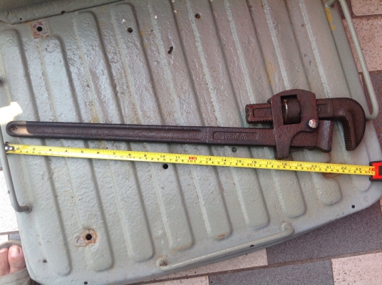 ประแจขันท่อตัวใหญ่dowidatยาว60กว่านิ้วครับ2500บาท ประแจขันท่อตัวใหญ่dowidatยาว60กว่านิ้วครับ2500บาท