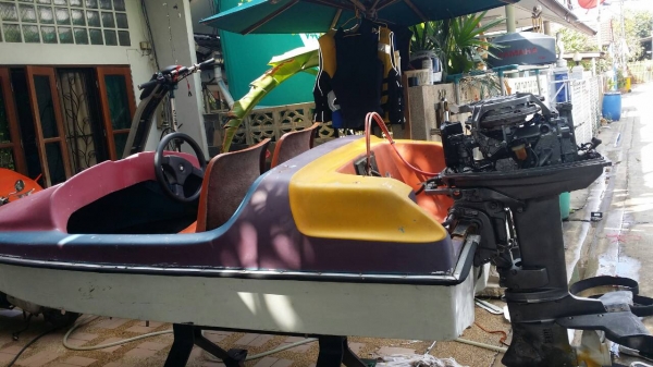 ลงขายต่อ เพื่อนฝากลงขายซากทิ้งถูกๆครับ เรือเครื่อง Yamaha30 แรง ตามสภาพ เรือขับเล่นชิวๆ