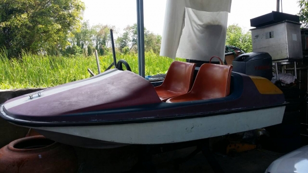 ลงขายต่อ เพื่อนฝากลงขายซากทิ้งถูกๆครับ เรือเครื่อง Yamaha30 แรง ตามสภาพ เรือขับเล่นชิวๆ