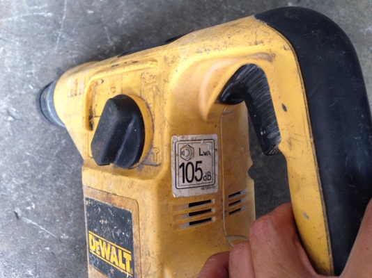 ขายสว่านเจาะ-กระแทก Dewalt  3 ระบบ ของแท้ สำหรับช่างมืออาชีพ สภาพสวย พร้อมใช้งานทุกระบบ