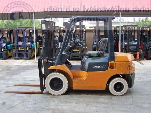 ขายรถ โฟล์คลิฟท์ TOYOTA รุ่น 7-FD25