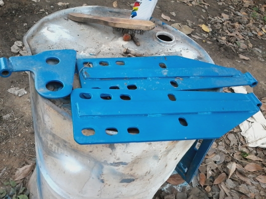 ขายกระจังหน้าของรถฟอรด์เพลาเดียวหรือสองเพลาก็ใส่ได้ครบชุด