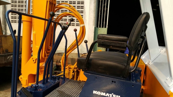 ขาย รถขุด KOMATSU รุ่น PC40-3- มือสองญี่ปุ่น แทร็กเหล็ก สลักแน่นทั้งคัน อะไหล่หาง่าย สนใจ ติดต่อ มือถือ/LINE ID :0818753444 ขาย รถขุด KOMATSU รุ่น PC40-3- มือสองญี่ปุ่น แทร็กเหล็ก สลักแน่นทั้งคัน อะไหล่หาง่าย สนใจ ติดต่อ มือถือ/LINE ID :0818753444