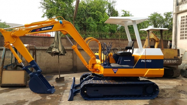 ขาย รถขุด KOMATSU รุ่น PC40-3- มือสองญี่ปุ่น แทร็กเหล็ก สลักแน่นทั้งคัน อะไหล่หาง่าย สนใจ ติดต่อ มือถือ/LINE ID :0818753444 ขาย รถขุด KOMATSU รุ่น PC40-3- มือสองญี่ปุ่น แทร็กเหล็ก สลักแน่นทั้งคัน อะไหล่หาง่าย สนใจ ติดต่อ มือถือ/LINE ID :0818753444