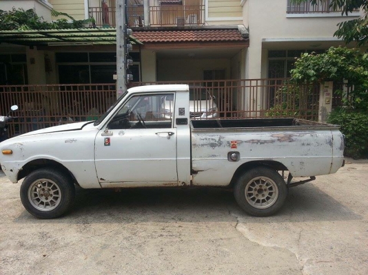 มาสด้าเล็ก4ขอเครื่องดีทะเบียนพร้อมขาย23000