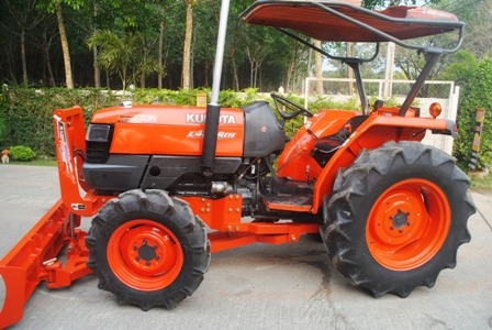 ขายรถไถKubota L4508DI (4WD) พร้อมใบมีดหน้า ขายรถไถKubota L4508DI (4WD) พร้อมใบมีดหน้า