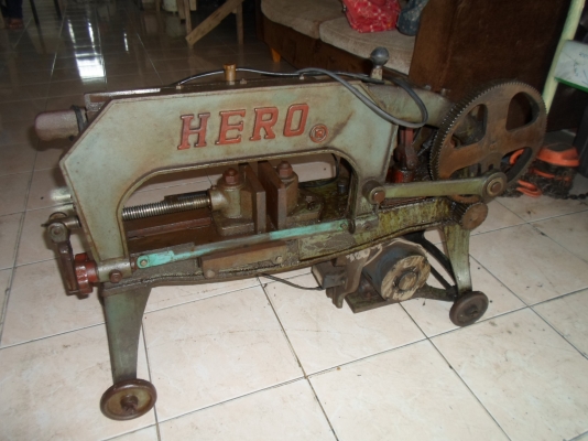 แท่นเลื่อย HERO พร้อมใช้งาน ไฟบ้าน อุปกรณ์ครบ สภาพสวย เดิม ๆ 8,500 แท่นเลื่อย HERO พร้อมใช้งาน ไฟบ้าน อุปกรณ์ครบ สภาพสวย เดิม ๆ 8,500