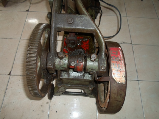 แท่นเลื่อย HERO พร้อมใช้งาน ไฟบ้าน อุปกรณ์ครบ สภาพสวย เดิม ๆ 8,500 แท่นเลื่อย HERO พร้อมใช้งาน ไฟบ้าน อุปกรณ์ครบ สภาพสวย เดิม ๆ 8,500