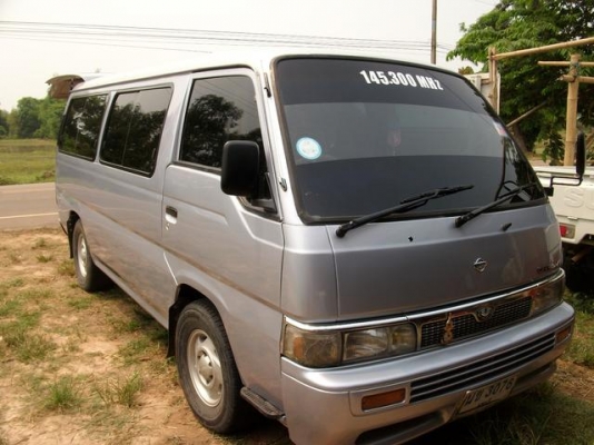 ต้องการขายรถตู้ Nissan urvan