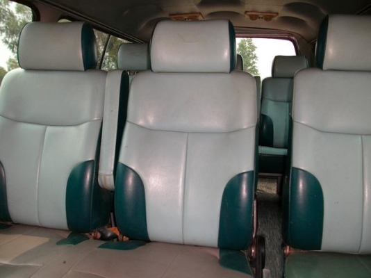 ต้องการขายรถตู้ Nissan urvan