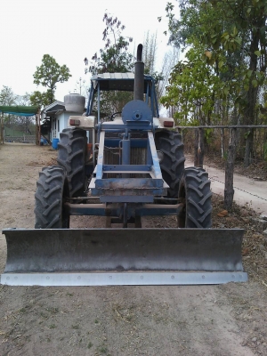 ขายรถไถฟอร์ด6610สองเพลาพร้อมใช้งานเอกสารซื้อขายราคา450000