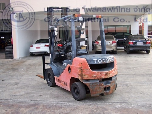 ขายรถ โฟล์คลิฟท์ TOYOTA รุ่น 8-FD25 ใช้งานมาเพียง 2000 ชม