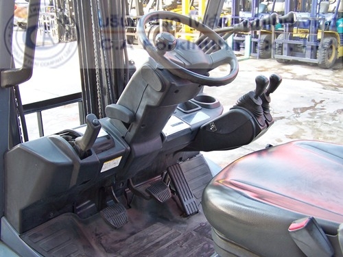 ขายรถ โฟล์คลิฟท์ TOYOTA รุ่น 8-FD25 ใช้งานมาเพียง 2000 ชม