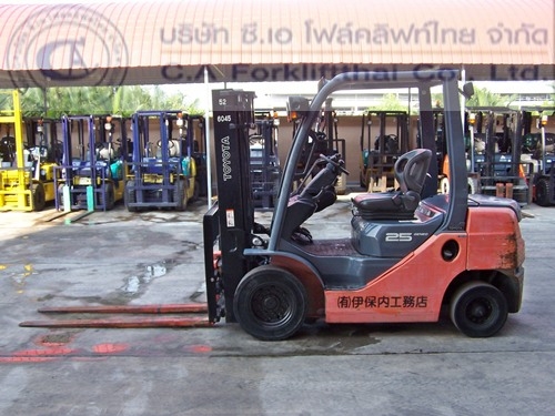 ขายรถ โฟล์คลิฟท์ TOYOTA รุ่น 8-FD25 ใช้งานมาเพียง 2000 ชม