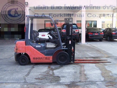 ขายรถ โฟล์คลิฟท์ TOYOTA รุ่น 8-FD25 ใช้งานมาเพียง 2000 ชม