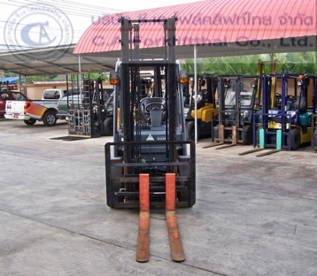 ขายรถ โฟล์คลิฟท์ TOYOTA รุ่น 8-FD25 ใช้งานมาเพียง 2000 ชม