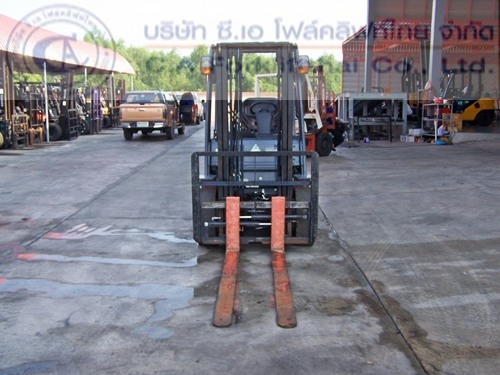 ขายรถ โฟล์คลิฟท์ TOYOTA รุ่น 8-FD25 ใช้งานมาเพียง 2000 ชม