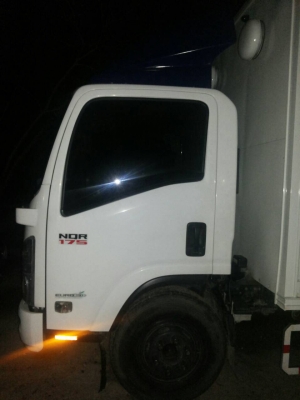 ขายด่วนครับ NQR 150 ยาว 5.5m. ปี 54 ตู้ 3 บาน รถสวยครับ สามารถ เปลี่ยนสัญญา ส่งต่อได้ ครับ