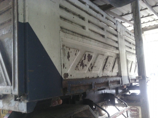 รถฮีโน่ 10 ล้อดั้ม 260 แรงม้า. ปี 49  ( ขายแม่ , ลูก. )   สนใจติดต่อ 081 - 6079515