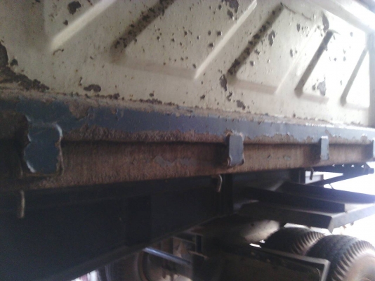 รถฮีโน่ 10 ล้อดั้ม 260 แรงม้า. ปี 49  ( ขายแม่ , ลูก. )   สนใจติดต่อ 081 - 6079515