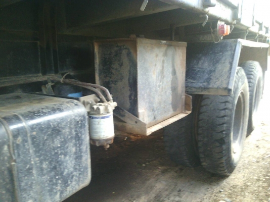 รถฮีโน่ 10 ล้อดั้ม 260 แรงม้า. ปี 49  ( ขายแม่ , ลูก. )   สนใจติดต่อ 081 - 6079515