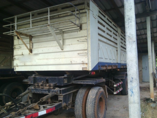 รถฮีโน่ 10 ล้อดั้ม 260 แรงม้า. ปี 49  ( ขายแม่ , ลูก. )   สนใจติดต่อ 081 - 6079515