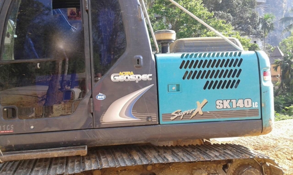 รถแบคโฮ KOBELCO SK - 140 ( ซูปเปอร์ X / รถทำงาน 6,600 ชม. ) สนใจติดต่อ 081 - 6079515 รถแบคโฮ KOBELCO SK - 140 ( ซูปเปอร์ X / รถทำงาน 6,600 ชม. ) สนใจติดต่อ 081 - 6079515