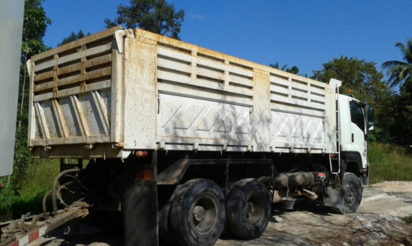 รถอีซูซุ 10 ล้อดั้ม FXZ 360 แรงม้า. ปี 52 - ปี 53.   ( ขายแม่ , ลูก. )   ( * ขายคู่. )   ( รถวิ่ง 4xx,xxx กว่า กม. - รถวิ่ง 3xx,xxx กว่า กม.  )    สนใจติดต่อ  081 - 6079515