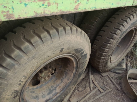 ขาย10ล้อพื้นเรียบเพลาเดียวและสองเพลาบางคัน 10คัน