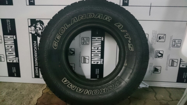 yokohama a/t-s 235/75 r15 มีเส้นเดียว