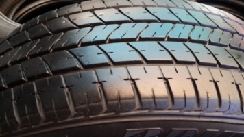 ขายยาง185/60/15 ยาง BRIDGESTONE PONANZA RE080 ปี 13 ( 1คู่ ) ขายยาง185/60/15 ยาง BRIDGESTONE PONANZA RE080 ปี 13 ( 1คู่ )