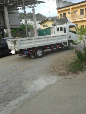 ขายรถบรรทุก 4 ล้อใหญ่ ISUZU NMR 130 แรงม้าปี 2556 ขายดาวน์ 350000