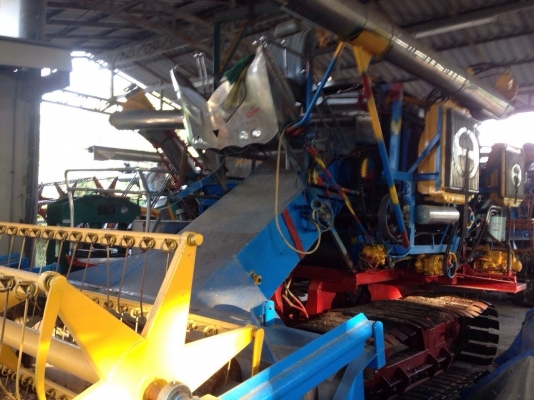 ขายด่วน!!! รถเกี่ยวยุทธนา ขายด่วน!!! รถเกี่ยวยุทธนา