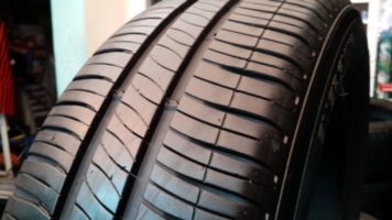ขายยาง185/60/15 ยางMICHELIN  ENEREY  XM2  ปี 14 (1ชุด )