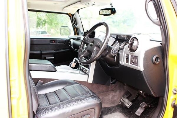 HAMMER H2 รถเช็คศูนย์วัฒนาตลอด h2 ราคาh3 มีไม่กี่คันในไทย เครื่องใหญ่ 6000 cc.ขับสนุกลุยได้ทุกที่ ราคาพิเศษ 3,990,000  สนใจติดต่อ  085-203-6666 081-508-0500 Line ID : aum.extream Ig : extream_rama2 Fb : Extream motor sport  Web : www.emscar.com  เราไม่ได้