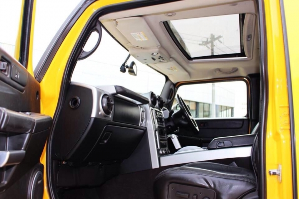 HAMMER H2 รถเช็คศูนย์วัฒนาตลอด h2 ราคาh3 มีไม่กี่คันในไทย เครื่องใหญ่ 6000 cc.ขับสนุกลุยได้ทุกที่ ราคาพิเศษ 3,990,000  สนใจติดต่อ  085-203-6666 081-508-0500 Line ID : aum.extream Ig : extream_rama2 Fb : Extream motor sport  Web : www.emscar.com  เราไม่ได้