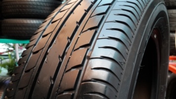 ขายยาง185/60/15 ยาง YOKOHAMA   dB decibel ปี 13 (4เส้น)