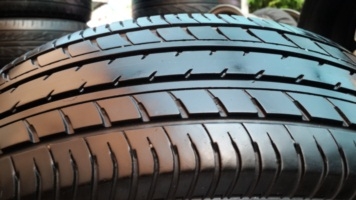 ขายยาง185/60/15 ยาง YOKOHAMA   dB decibel ปี 13 (4เส้น)