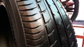 ขายยาง185/60/15 ยาง YOKOHAMA   dB decibel ปี 13 (4เส้น)