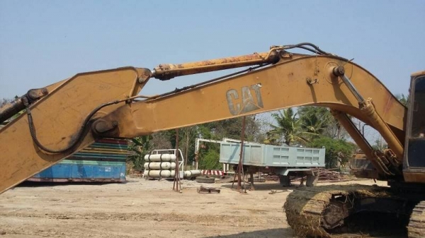 CAT   E-200   Bเครื่องมิตซูปั้มเดิมราคา625,000 098-539-6074 090-772-3710