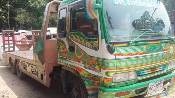 รถสิบล้อเทนเลอร์2เพลาหัว DECA  เครื่อง210ราคา965,000