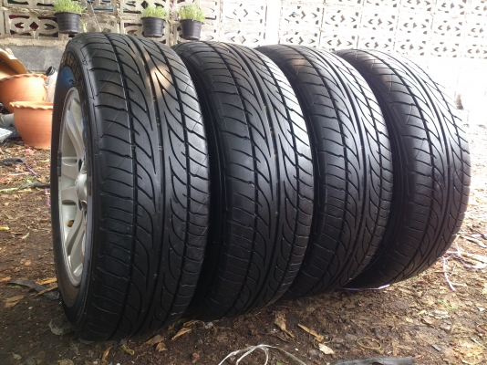 ขายแม็ก โตโยต้า ไทเกอร์ 5รูขอบ15 พร้อมยางDUNLOP 205/65R15 ยางปี11 ดอกยางนิ่มลึกเท่ากันไม่แตกลายไม่ร้าวไม่กินข้างใช้งานน้อยสวยๆ จำนวน 1  ชุด