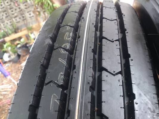 ขายยางถอดป้ายแดง 700R16 พร้อมกะทะเหล็ก 6 รูขอบ16 ยางบริดสโตน 700R16 ยางสัปดาห์ที่48ปี14 ตุ่มหน้ายางสีอยู่ครบใหม่ๆ จำนวน 5 เส้น ขายยางถอดป้ายแดง 700R16 พร้อมกะทะเหล็ก 6 รูขอบ16 ยางบริดสโตน 700R16 ยางสัปดาห์ที่48ปี14 ตุ่มหน้ายางสีอยู่ครบใหม่ๆ จำนวน 5 เส้น