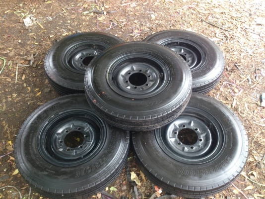 ขายยางถอดป้ายแดง 700R16 พร้อมกะทะเหล็ก 6 รูขอบ16 ยางบริดสโตน 700R16 ยางสัปดาห์ที่48ปี14 ตุ่มหน้ายางสีอยู่ครบใหม่ๆ จำนวน 5 เส้น ขายยางถอดป้ายแดง 700R16 พร้อมกะทะเหล็ก 6 รูขอบ16 ยางบริดสโตน 700R16 ยางสัปดาห์ที่48ปี14 ตุ่มหน้ายางสีอยู่ครบใหม่ๆ จำนวน 5 เส้น