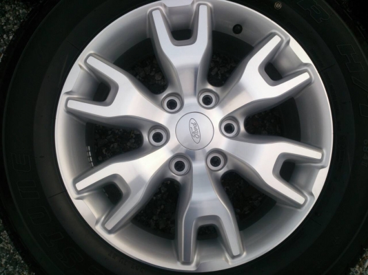 ขายแม็กพร้อมยางป้าย ฟอร์ดเรนเจอร์ 6 รูขอบ18 ยางบริดสโตน265/60R18 ยางสัปดาห์ที่51ปี14 ตุ่มยางสีอยู่ครบใหม่มาก 1 ชุด ขายแม็กพร้อมยางป้าย ฟอร์ดเรนเจอร์ 6 รูขอบ18 ยางบริดสโตน265/60R18 ยางสัปดาห์ที่51ปี14 ตุ่มยางสีอยู่ครบใหม่มาก 1 ชุด