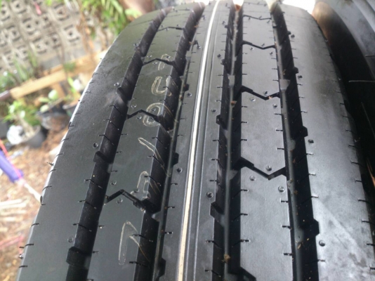 ขายยางถอดป้ายแดง 700R16 พร้อมกะทะเหล็ก 6 รูขอบ16 ยางบริดสโตน 700R16 ยางสัปดาห์ที่48ปี14 ตุ่มหน้ายางสีอยู่ครบใหม่ๆ จำนวน 5 เส้น ขายยางถอดป้ายแดง 700R16 พร้อมกะทะเหล็ก 6 รูขอบ16 ยางบริดสโตน 700R16 ยางสัปดาห์ที่48ปี14 ตุ่มหน้ายางสีอยู่ครบใหม่ๆ จำนวน 5 เส้น