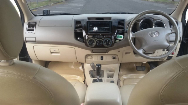 ขายรถบ้าน vigo 2.7 เบนซินตัว 4wd