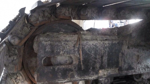 KATO HD-700 ไฟฟ้าครบ หน้าจอเต็ม แอร์เย็น รถบอดี้สวยเดิมดีมากครับพร้อมทำงานได้เลย เครื่องยนต์เดิมๆปั๊มเดิมทำงานเร็วไม่มีโหลด ภายในเก๋งสะอาดใส คอนโทรลสั้น ทำงานคล่องเร็วดี ภายนอกบูมอาร์มสวยๆไม่มีปะไม่มีดาม ช่วงล่างเต็มดีประมาณ 75\% พร้อมใช้งาน เอกสารสัญญ